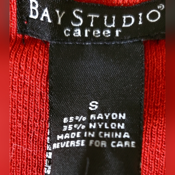 Pretty red NWT sweater sz small - Picture 3 of 7